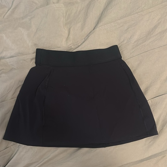 Aritzia TnAction Mini Skirt - Picture 2 of 4
